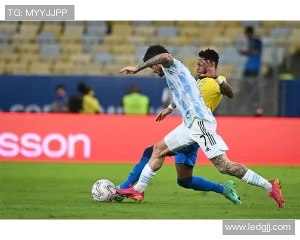 足球场上以脏打法著称的球星有哪些他们的争议行为引发过哪些风波