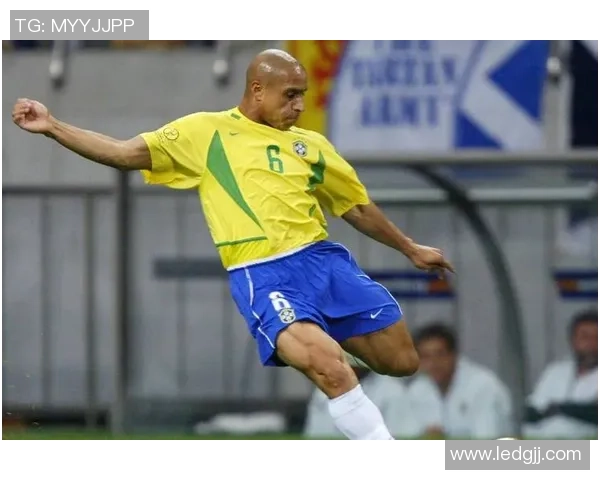 足球传奇球星精彩瞬间回顾 领略历史巨星的无尽荣耀与激情